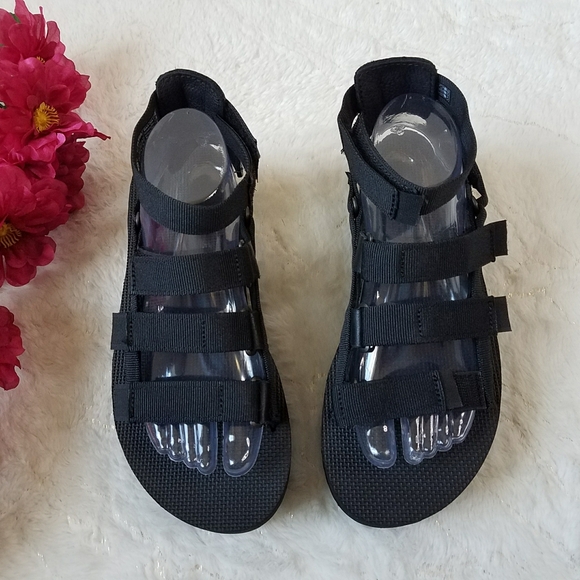 Teva Flatform Mevia Sandals - Picture 2 of 9